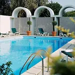 Ibis Styles Cognac Отель