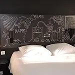 Отель Ibis Styles Cognac 3*