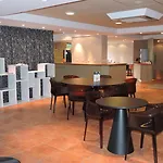 Ibis Styles Cognac Шатобернар