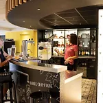 Ibis Styles Cognac Шатобернар