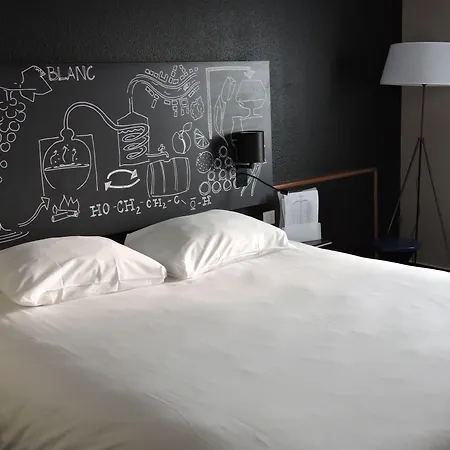 Ibis Styles Cognac מלון