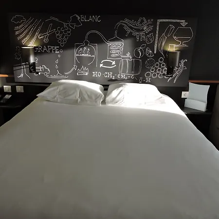 Ibis Styles Cognac מלון