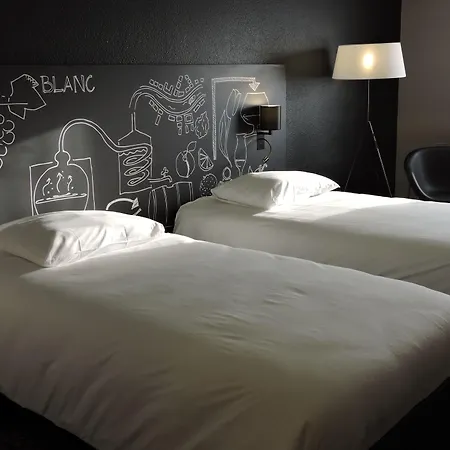 Ibis Styles Cognac מלון 3*