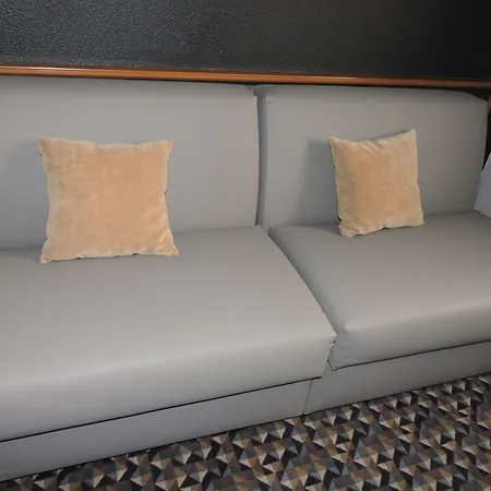 Ibis Styles Cognac מלון 3*