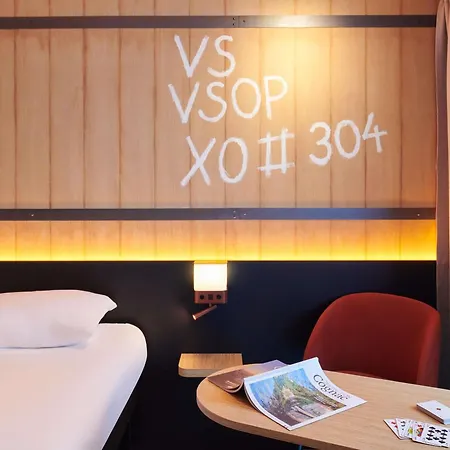 Ibis Styles Cognac מלון