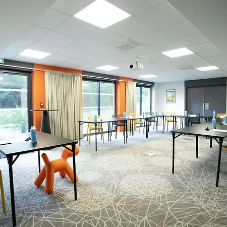 Ibis Styles Cognac מלון