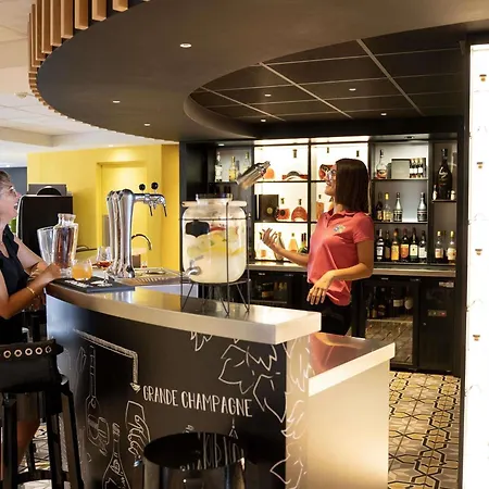 מלון Ibis Styles Cognac 3*