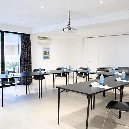 Ibis Styles Cognac מלון 3*